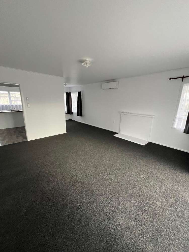 1 Bell Road 11073_2
