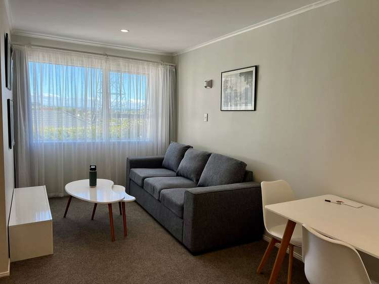 2/2 Olsen Avenue Hillsborough_2