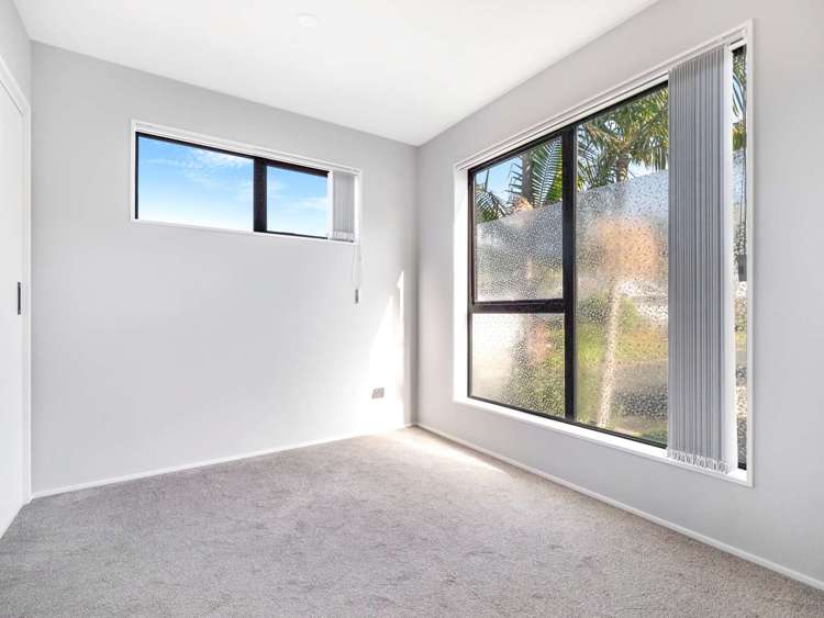 1B Tacitus Place Totara Vale_10