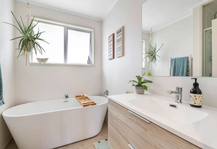 58 Brian Crescent Stanmore Bay_8