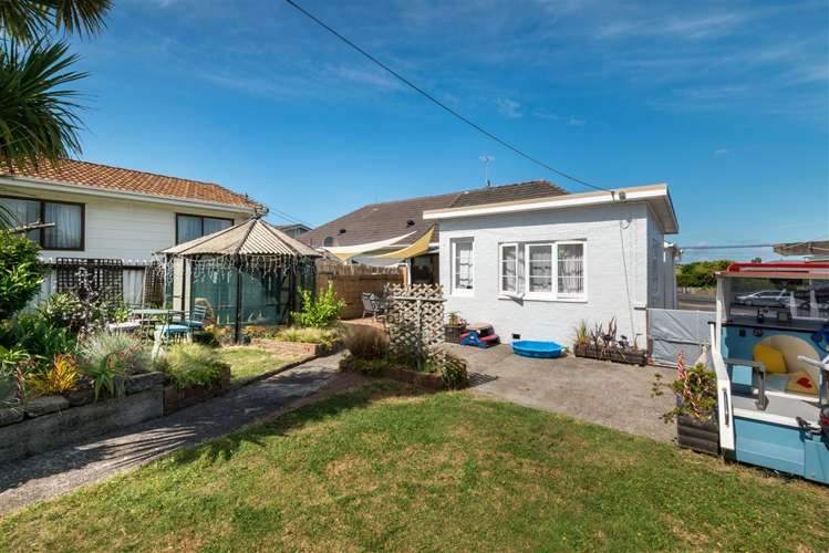 92a Lake Road Narrow Neck_5