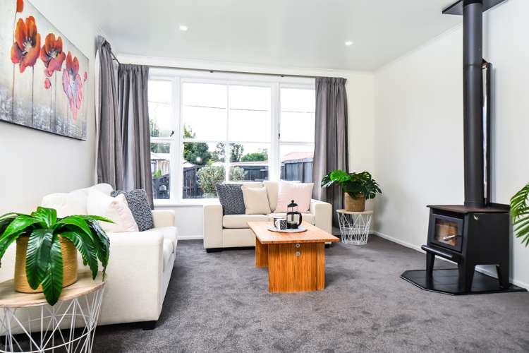 5 Morrison Crescent Glenview_18