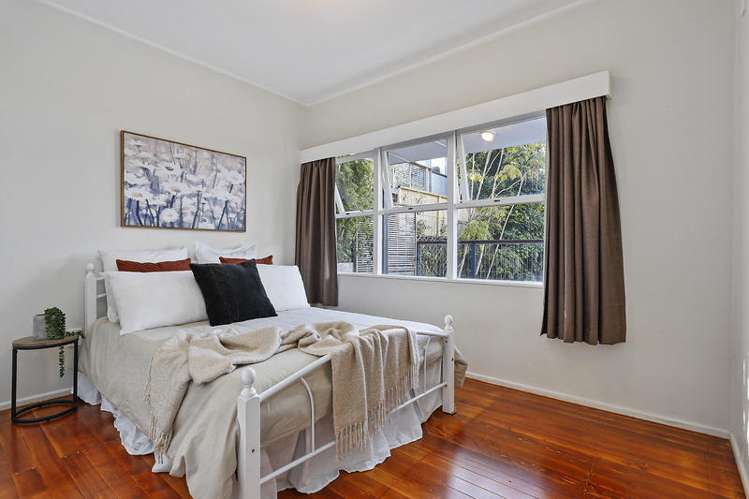 239 Golf Road Titirangi_10