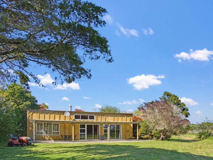 299 Utopia Road_2