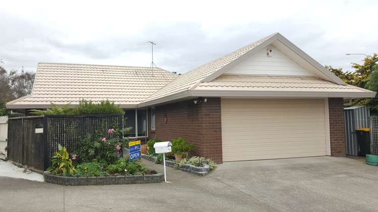 2/8 Nakhle Place Manurewa_12