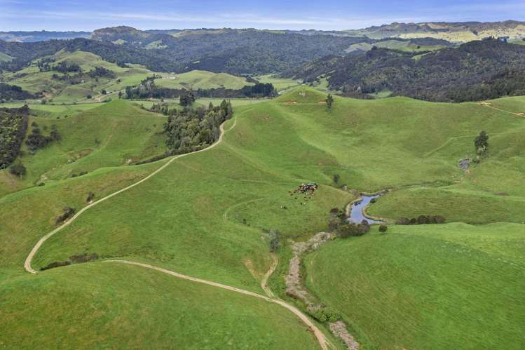 1061 Harbour Road Oparau_17