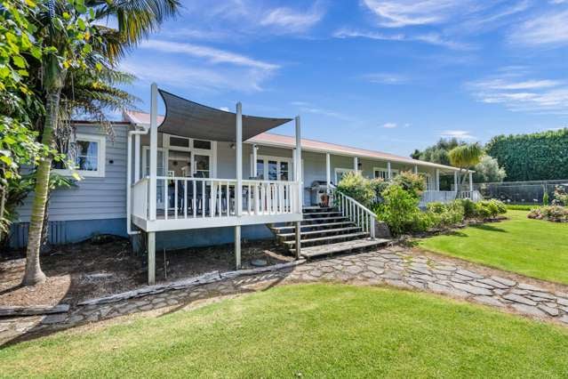 Charming Character Home On A Lifestyle Block