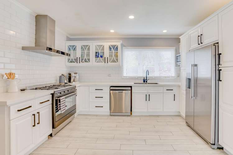 34 Te Atatu Road Te Atatu South_3