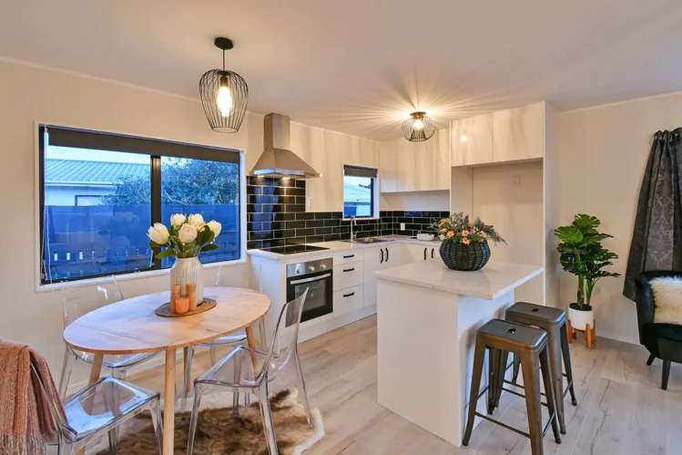 1/14 Hatherley Place Clendon Park_9