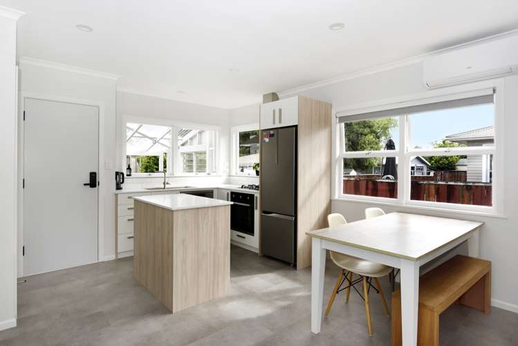 10 Alfred Sheat Street Richmond_11