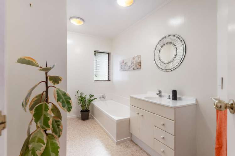 17 Taupiko Place Green Bay_22