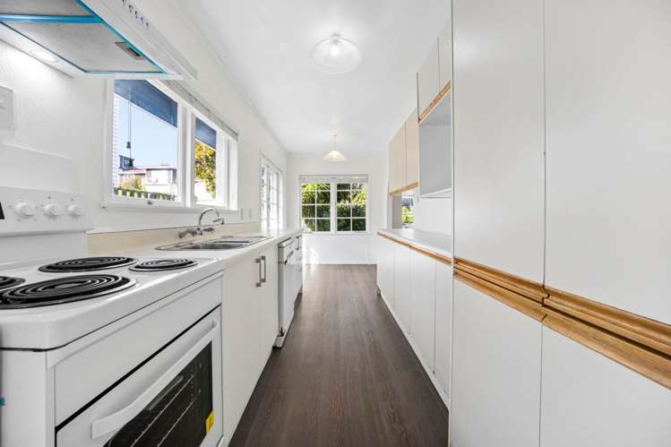 36 Commodore Drive_5