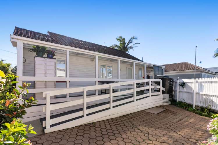 75 Wainui Avenue Point Chevalier_16