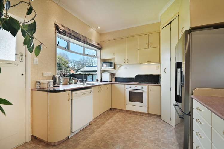 112 Lyndhurst Road Frimley_10