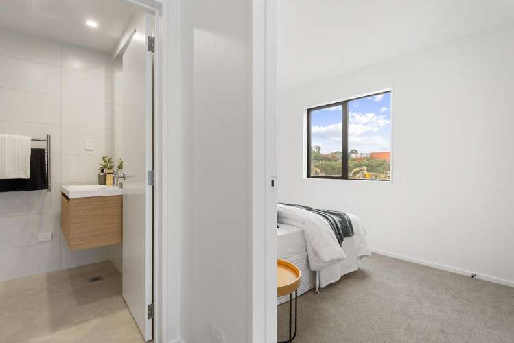 4 Te Toka a Whenua Avenue Three Kings_11