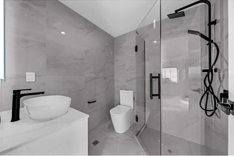 4A Glenmore Road Sunnyhills_13