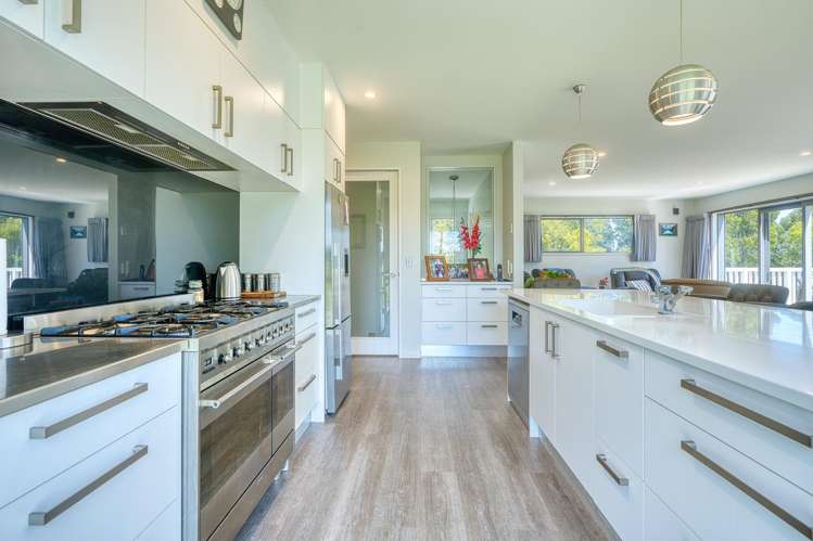 91 Beach Road Kakapotahi_13