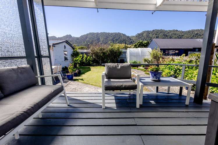 37 Firth Street Cobden_24