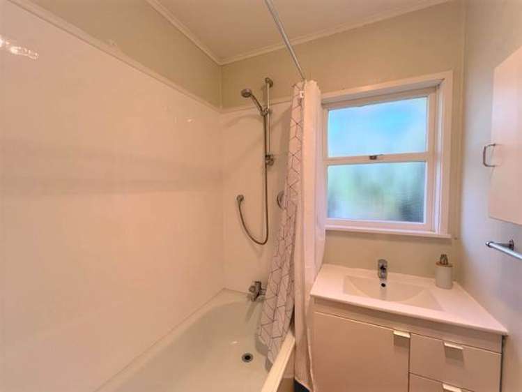 2/23 Aramoana Avenue Devonport_5