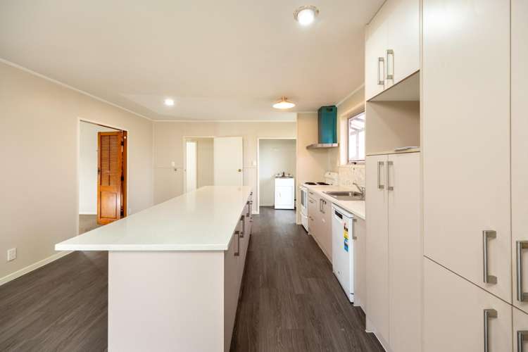 17 Bodi Place Te Atatu South_3