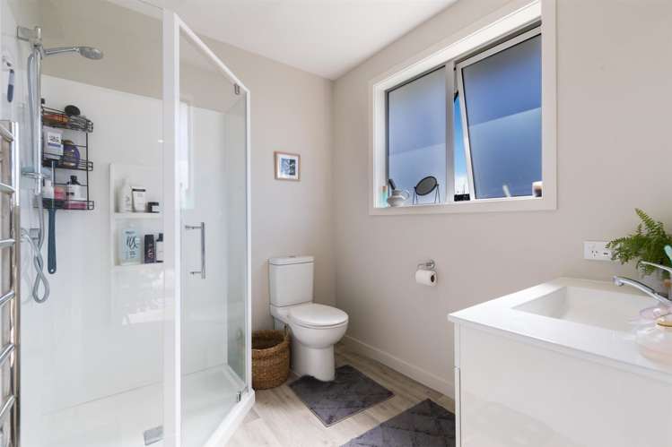 18 Finch Street Albert Town_6