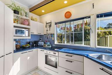 23 Waitakere Road_4