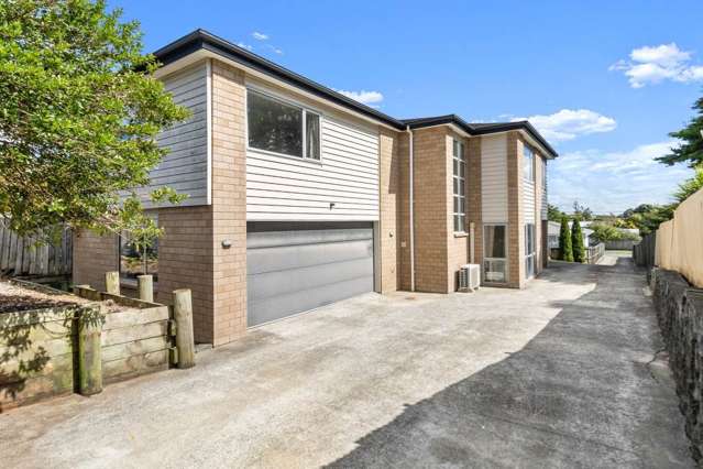 Spacious 5 Bedroom Home - New Windsor