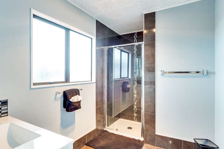 13 Donegal Crescent Tamatea_14