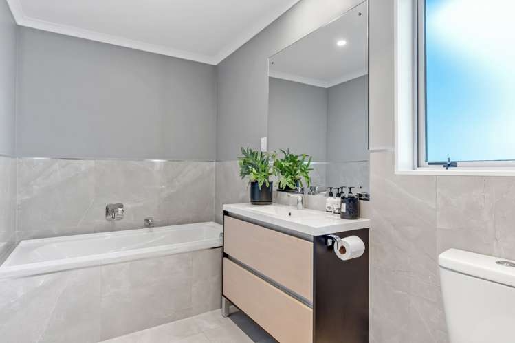 9 Symes Drive Red Beach_21