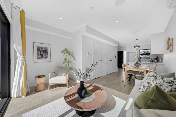 2/13 Grove Lane Pakuranga Heights_2