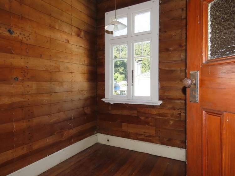 28 Broadway Reefton_13