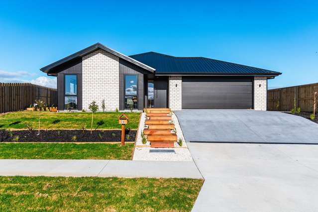 BRAND NEW - Executive Family Living