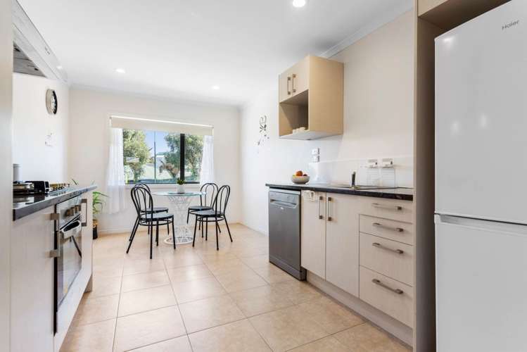 9/2 Swan Hill Drive Glen Eden_6