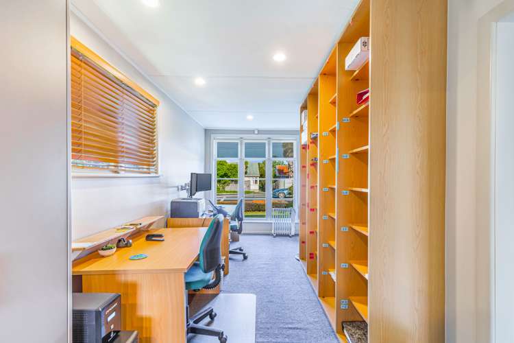 75 Titirangi Road New Lynn_11