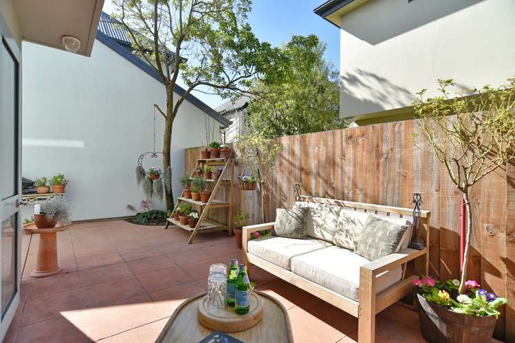 5/19 Longley Place Addington_15