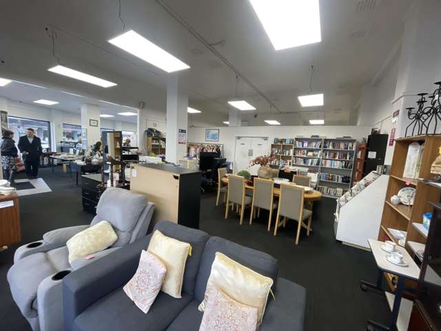 217-219 High Street Hutt Central_1