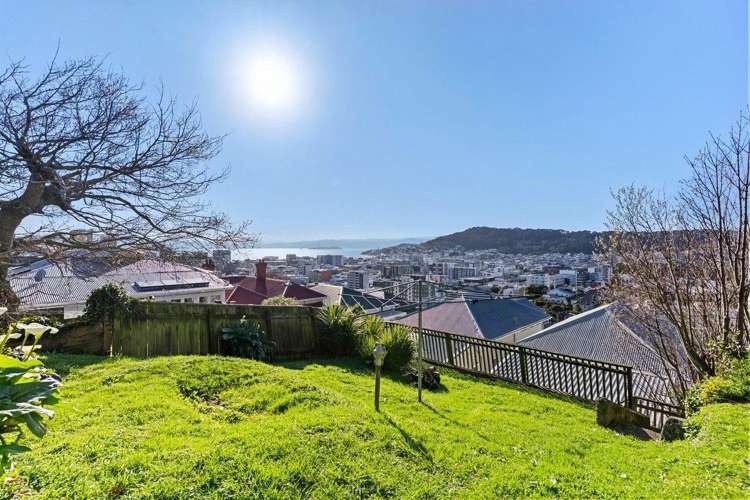  3 Maarama Crescent Aro Valley_11