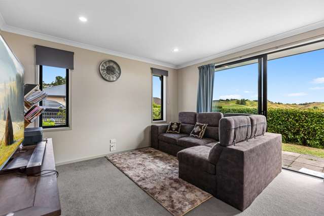 8 Ballintoy Park Drive Welcome Bay_4