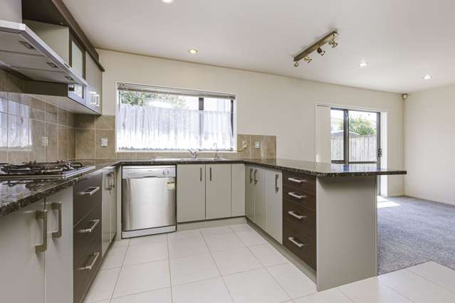 31 Janway Avenue Flat Bush_3