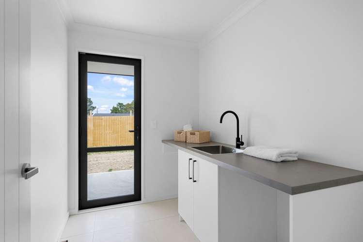 6 Ealing Lane Darfield_18