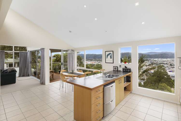 27 Rakeiora Grove Korokoro_7