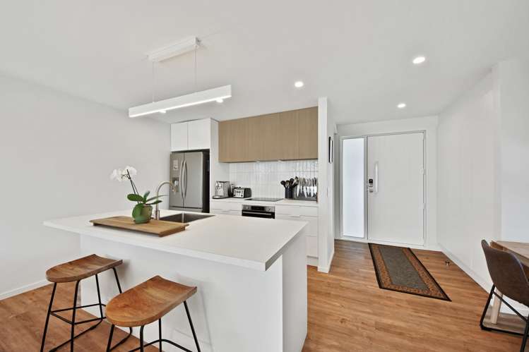 6/24 Dampier Street Woolston_10