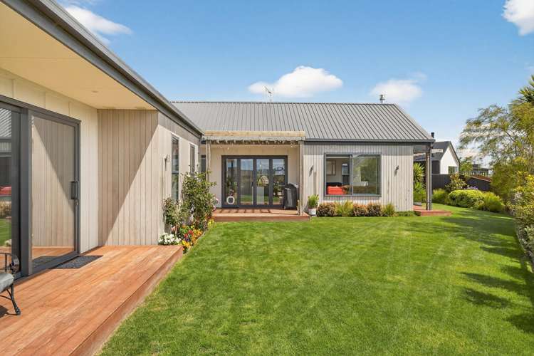 32 Carnaveron Drive Lincoln_21