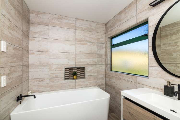 659 Whangamata Road Kinloch_13