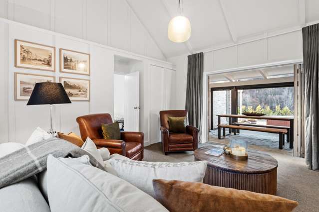 9 Gala Burn Lane, Manse Cottage Arrowtown_2