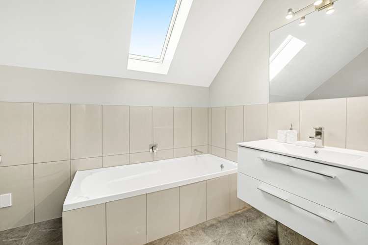 1 Parkwood Crescent Gulf Harbour_19