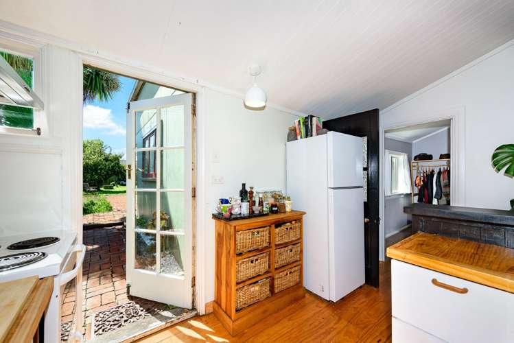 437 Ferry Road Woolston_10