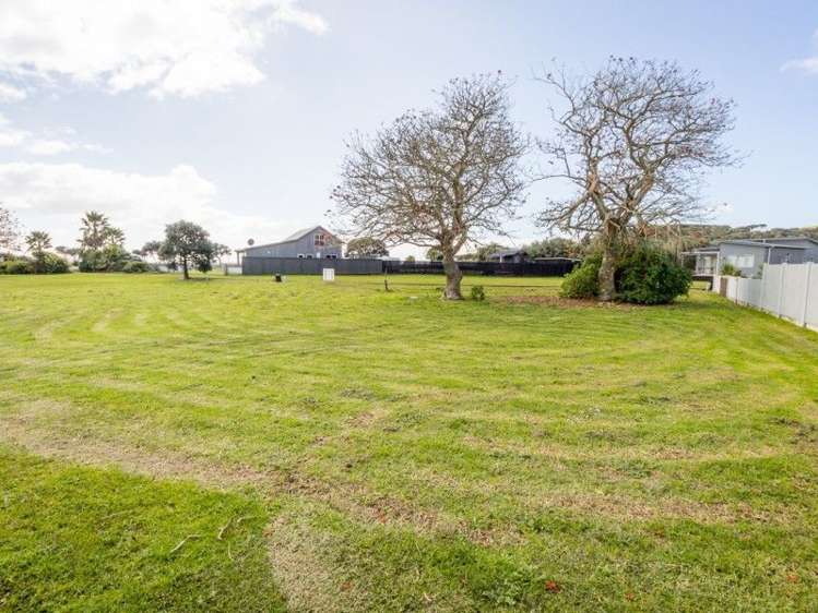 16 Flame Tree Lane Taipa_10