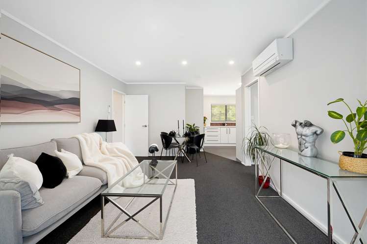2/15 Castaing Crescent Te Atatu South_9