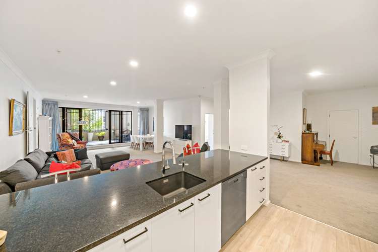 Ba/8 Farnham Street Parnell_6